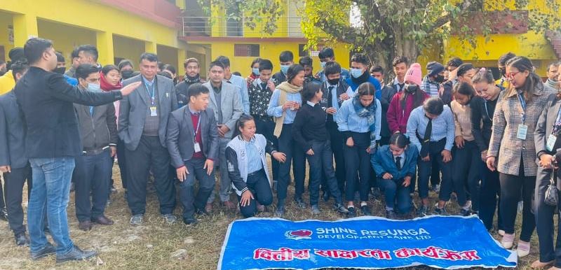 शाइन रेसुङ्गाद्वारा विद्यार्थीलाई बैंकिङ साक्षरता
