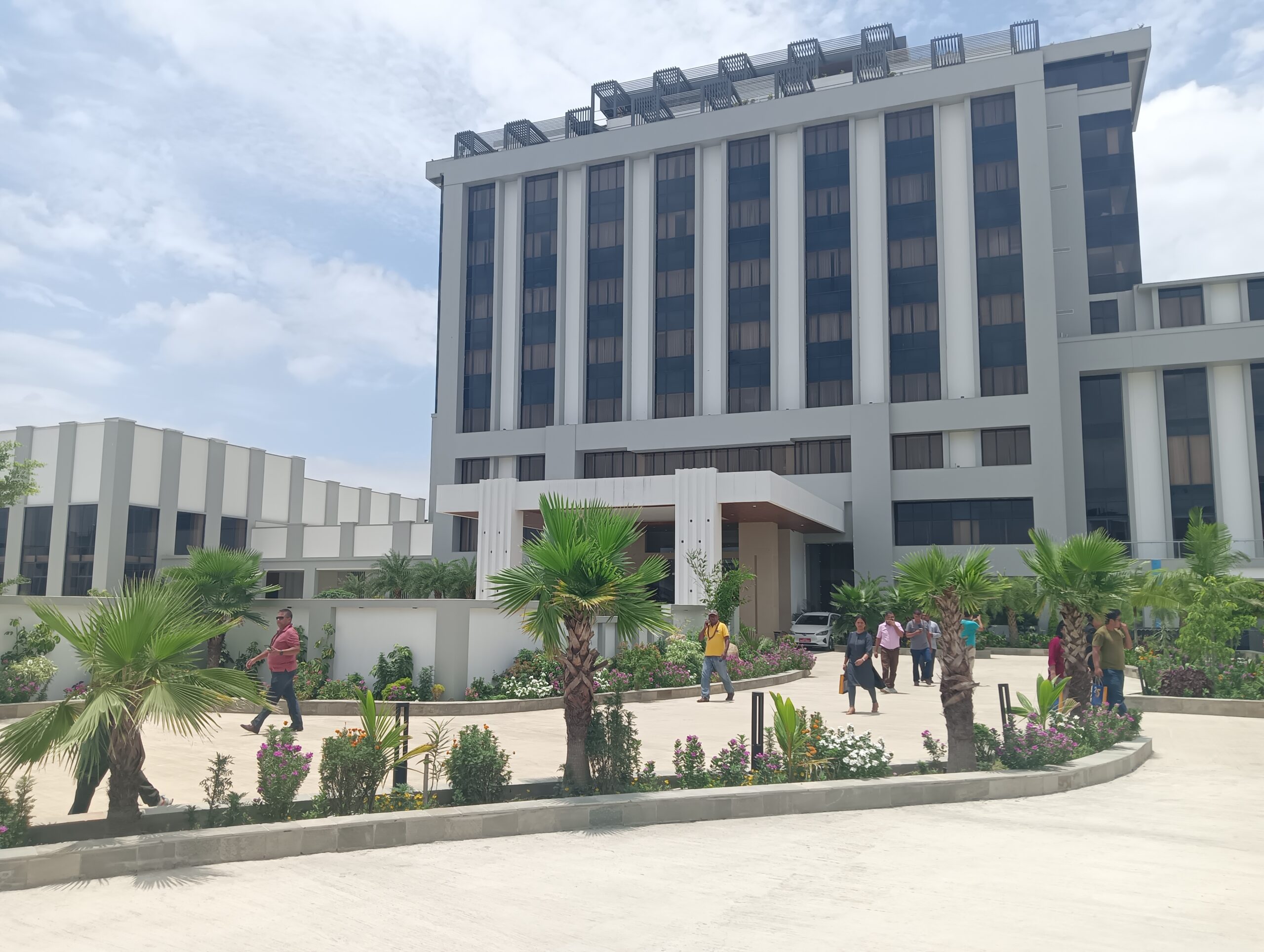 साढे दुई अर्ब लगानीमा भैरहवामा पाँचतारे हाेटल सिद्वार्थ भिलासा सञ्चालनमा