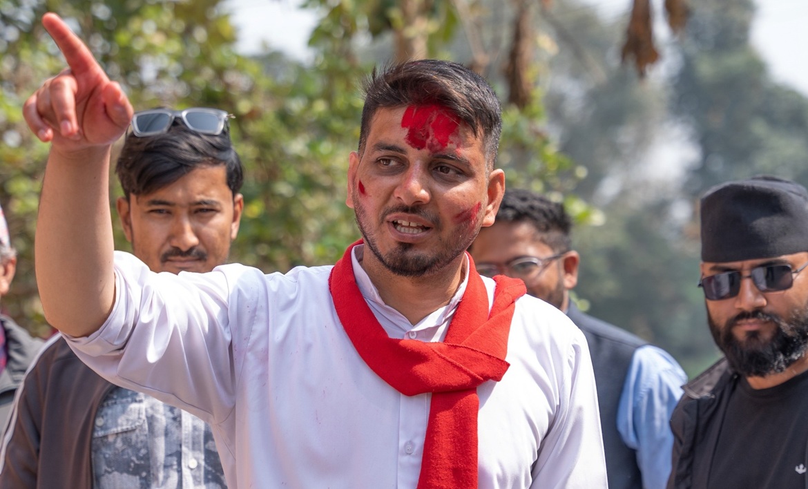 रूपन्देही–१ का मतदातासँग मन्त्री लम्सालले भने– सरकारले दशैँसम्ममा लालपुर्जा दिन्छ, आन्दोलनमा नजानुहोस्