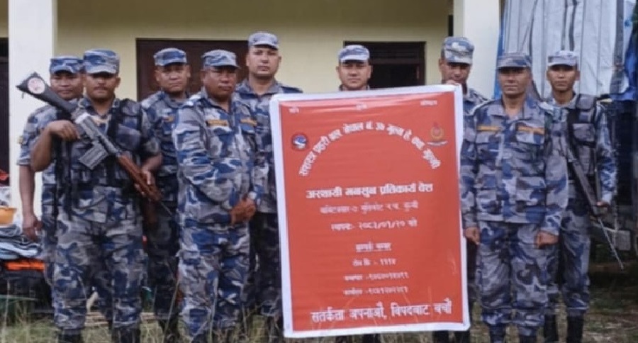 विपदको वेला उद्धाका लागि गुल्मीको वामीटक्सारमा सशस्त्र प्रहरीको वेश