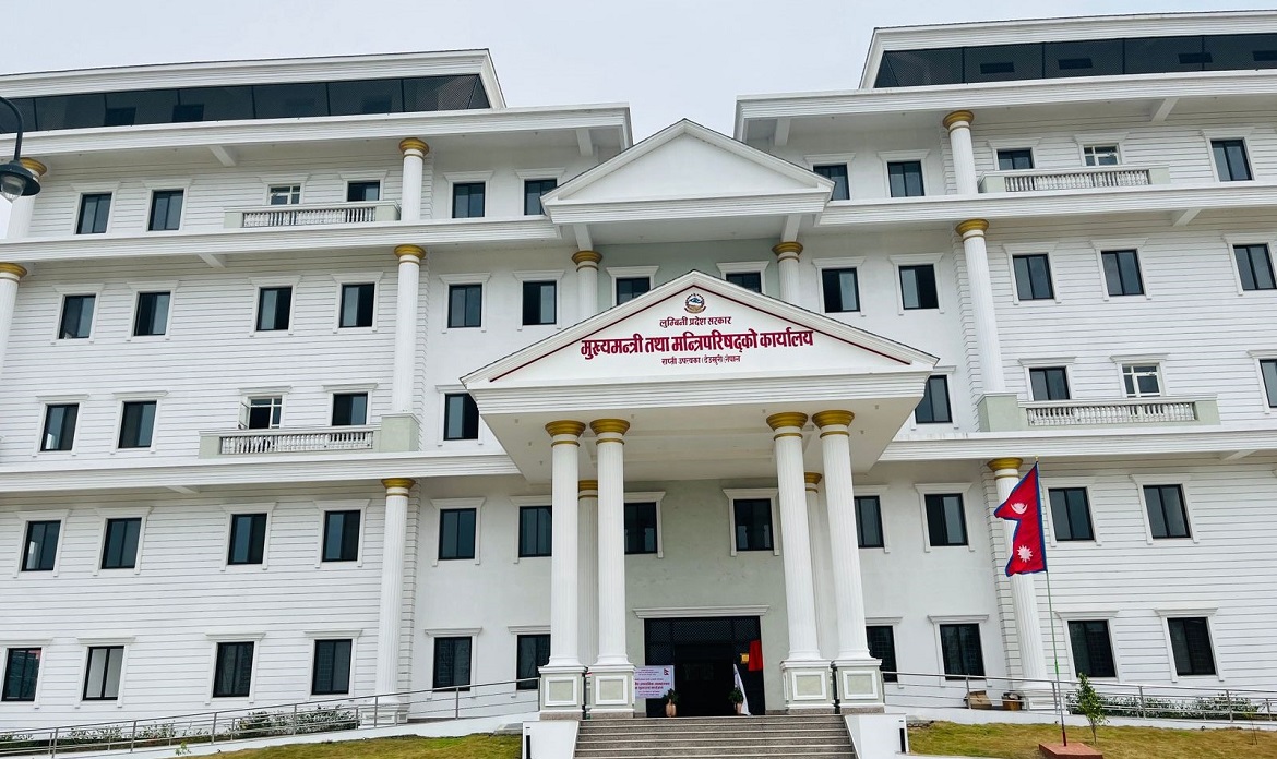 लुम्बिनीको मुख्यमन्त्रीमा काँग्रेसको दावी, पद छाड्न एमालेका आचार्यलाई दवाव
