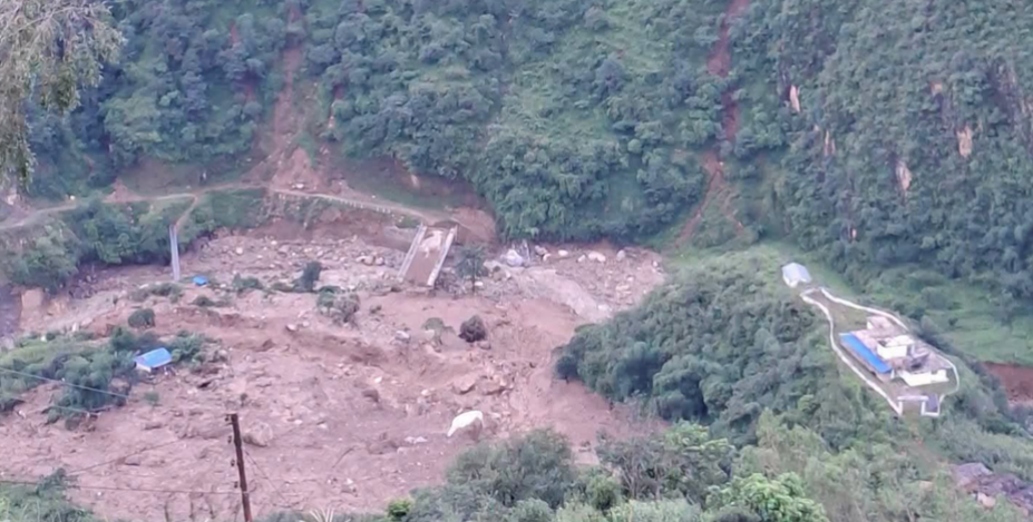 रोल्पा पहिरोमा बेपत्ता १० को उद्धारमा कठिनाइ