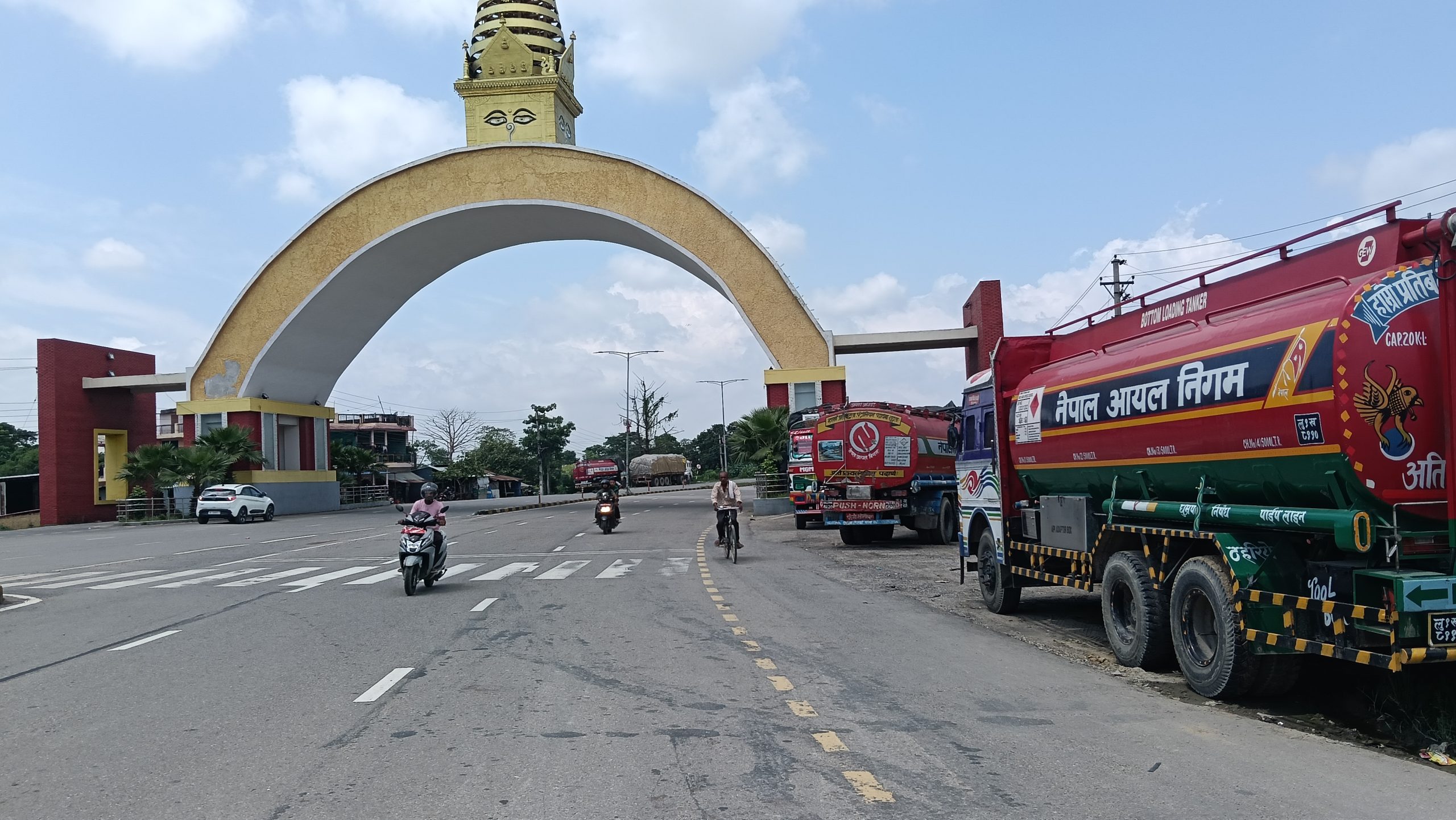 करोडौंको लागतमा बनाइएको पर्यटकीयद्वार दुर्गन्ध र अव्यवस्थितको नमुना